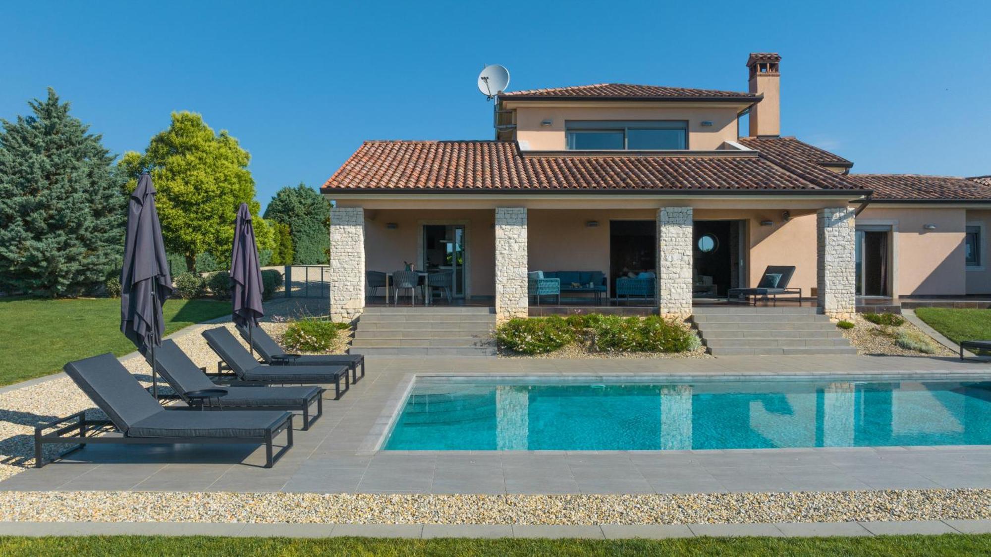 Villa Labin In Zartinj - Luxury Privacy Heated Pool With Auto Cover Exterior photo